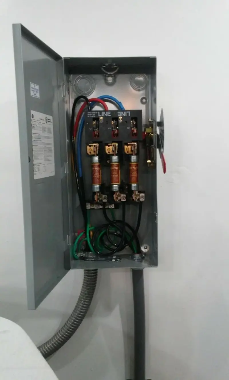 Three-phase disconnect switch installed for Smoke Detector Installation in Sault Ste. Marie